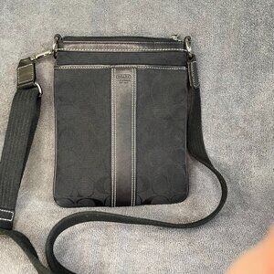 NWOT Vintage Coach Crossbody Messenger Bag in Signature Canvas